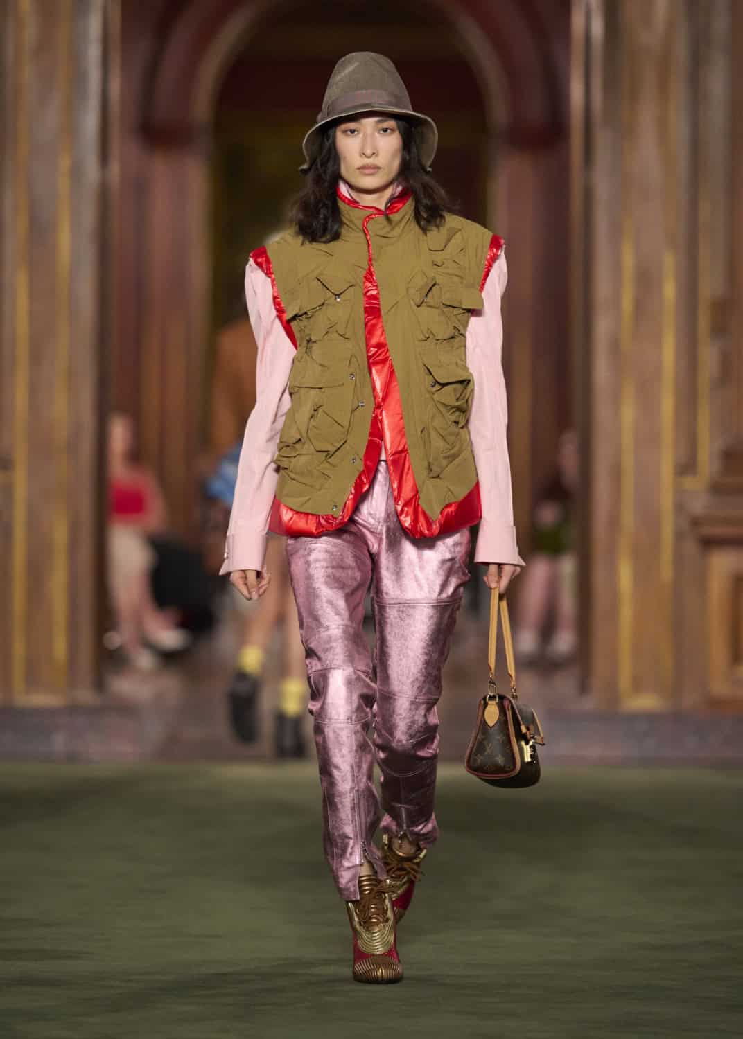 Louis Vuitton: Cruise 2027 - 10 Magazine